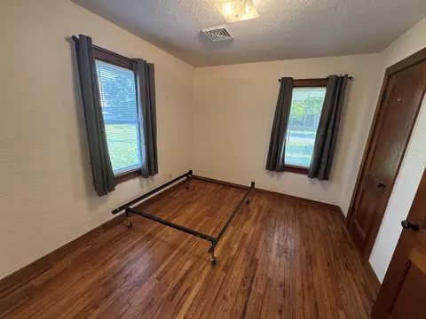Bedroom - 219 W 7th St, Flora, IL 62839 photo 3 of 6