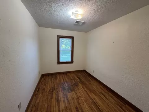 Bedroom - 219 W 7th St, Flora, IL 62839 photo 1 of 6