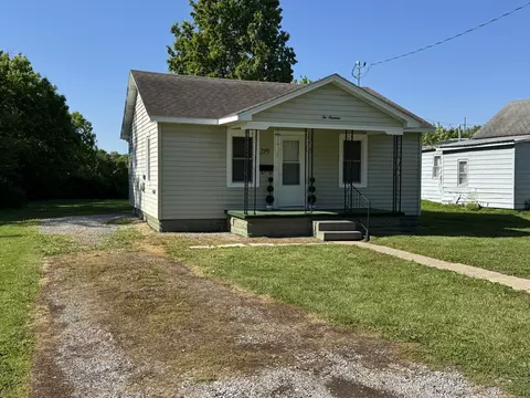 Other - 219 W 7th St, Flora, IL 62839 photo 4 of 6