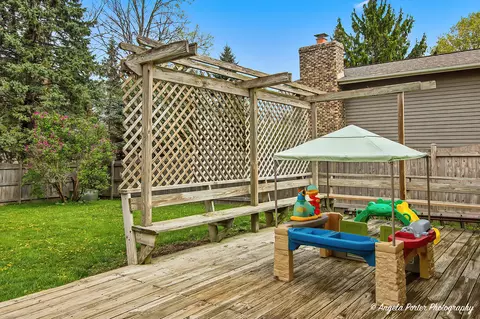 Exterior - 213 Windridge Dr, Mchenry, IL 60050 photo 5 of 5