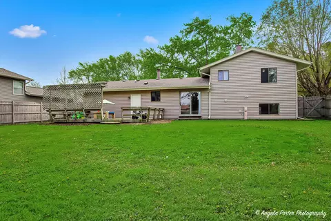 Exterior - 213 Windridge Dr, Mchenry, IL 60050 photo 3 of 5