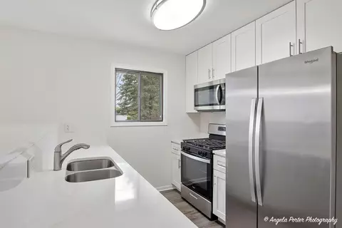 Kitchen - 213 Windridge Dr, Mchenry, IL 60050 photo 2 of 4