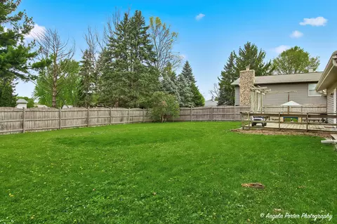 Exterior - 213 Windridge Dr, Mchenry, IL 60050 photo 2 of 5