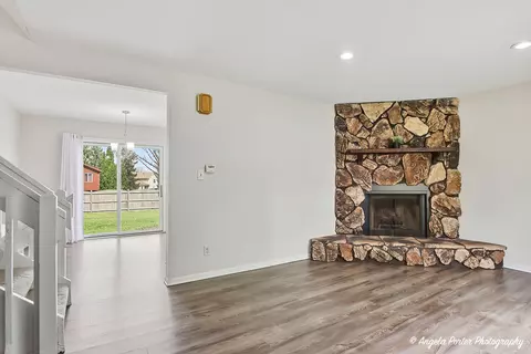 Living - 213 Windridge Dr, Mchenry, IL 60050 photo 2 of 4