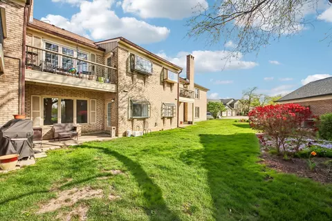 Exterior - 170 Grove Ave #B, Des Plaines, IL 60016 photo 5 of 5