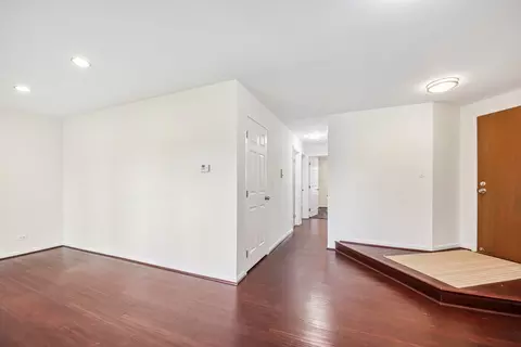 Living - 170 Grove Ave #B, Des Plaines, IL 60016 photo 2 of 6
