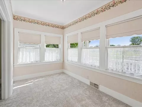 Exterior - 2206 6th St, Moline, IL 61265 photo 5 of 9