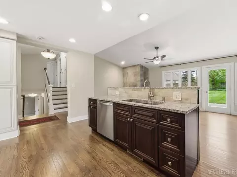 Kitchen - 1000 Crest St, Wheaton, IL 60189 photo 4 of 4