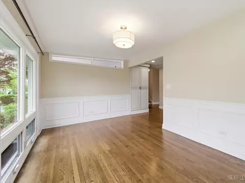 Living - 1000 Crest St, Wheaton, IL 60189 photo 5 of 9