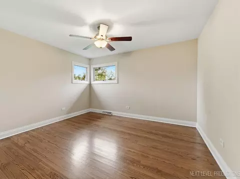 Bedroom - 1000 Crest St, Wheaton, IL 60189 photo 2 of 5
