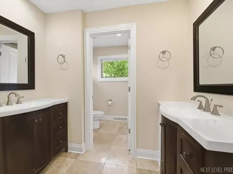 Bath - 1000 Crest St, Wheaton, IL 60189 photo 1 of 3