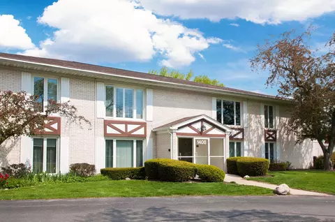 1408 S New Wilke Rd #2-B, Arlington Heights, IL 60005