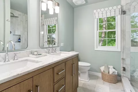 Bath - 2523 Skylane Dr, Naperville, IL 60564 photo 5 of 7