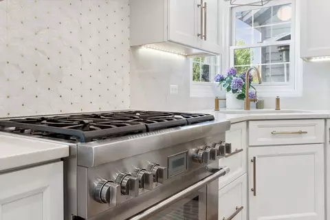 Kitchen - 2523 Skylane Dr, Naperville, IL 60564 photo 3 of 6