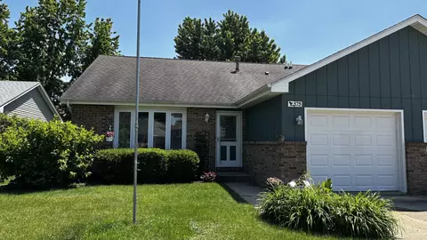 575 Elizabeth Dr, Coal City, IL 60416