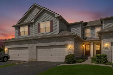 918 Oak Ridge Blvd, Elgin, IL 60120