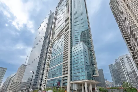 340 E Randolph St #4902, Chicago, IL 60601