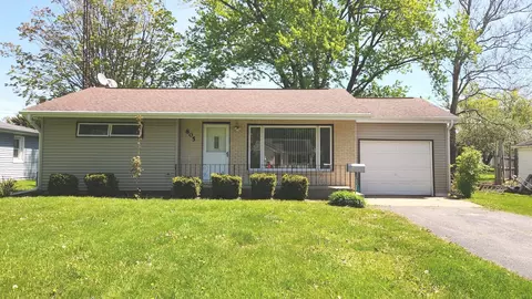 805 Garfield St, Harvard, IL 60033