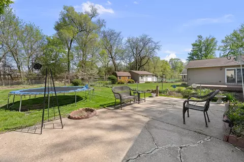 Exterior - 3820 15th St A, Moline, IL 61265 photo 6 of 9