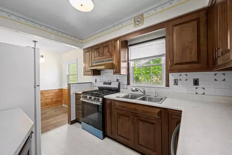 Kitchen - 3820 15th St A, Moline, IL 61265 photo 2 of 4