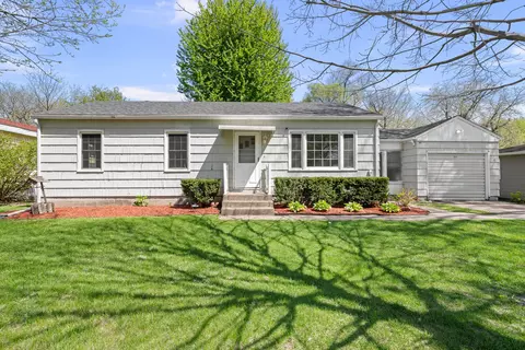 3820 15th St A, Moline, IL 61265