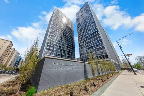 340 W Diversey Pkwy #715, Chicago, IL 60657