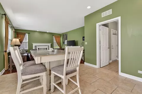 Dining - 13809 Trillium Ln, Plainfield, IL 60544 photo 2 of 2