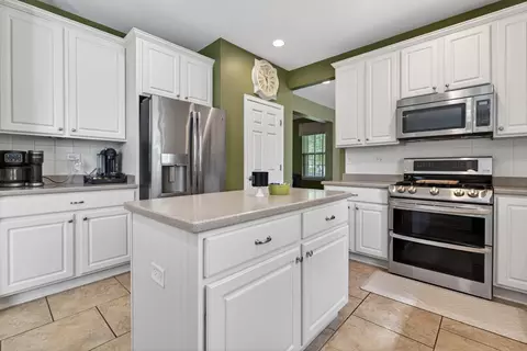 Kitchen - 13809 Trillium Ln, Plainfield, IL 60544 photo 3 of 5