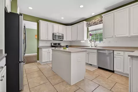 Kitchen - 13809 Trillium Ln, Plainfield, IL 60544 photo 2 of 5