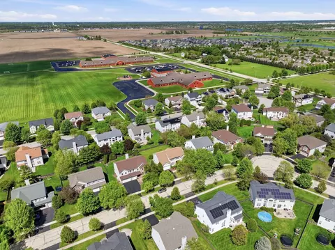 View/Area - 2174 Muirfield Trl, Bolingbrook, IL 60490 photo 5 of 5