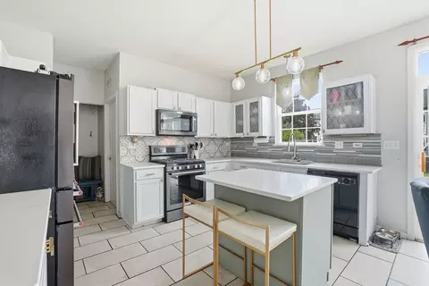 Kitchen - 2174 Muirfield Trl, Bolingbrook, IL 60490 photo 3 of 4