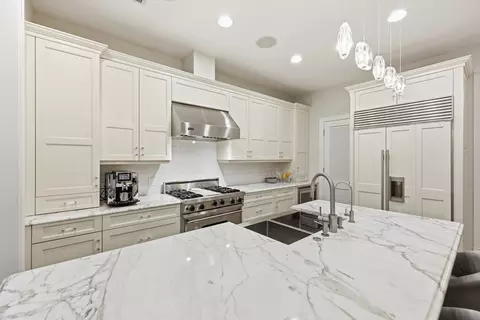 Kitchen - 22 E Division St #1, Chicago, IL 60610 photo 7 of 9