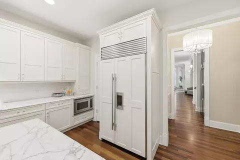 Kitchen - 22 E Division St #1, Chicago, IL 60610 photo 8 of 9