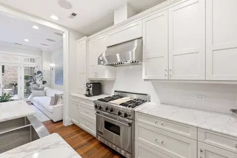 Kitchen - 22 E Division St #1, Chicago, IL 60610 photo 4 of 9