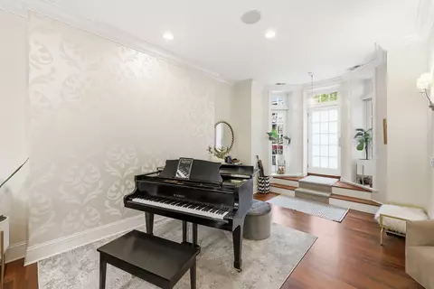 Entry Way - 22 E Division St #1, Chicago, IL 60610 photo 2 of 6