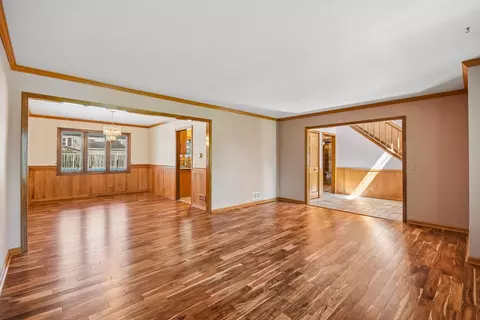 Living - 526 N 3rd Ave, Des Plaines, IL 60016 photo 5 of 5