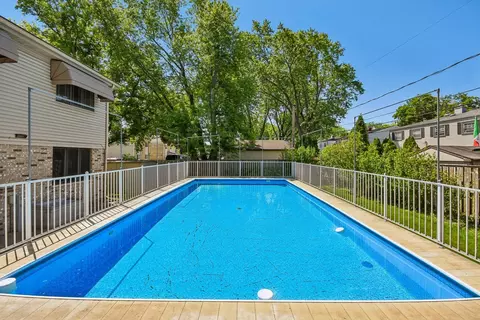 Exterior - 526 N 3rd Ave, Des Plaines, IL 60016 photo 3 of 3