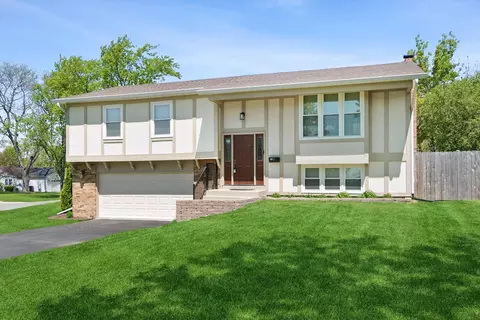 224 E Cedarwood Ct, Palatine, IL 60067