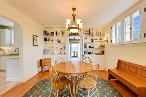 Dining - 940 W Grant Dr, Des Plaines, IL 60016 photo 1 of 3