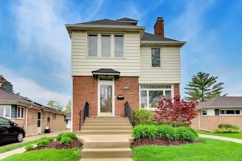 940 W Grant Dr, Des Plaines, IL 60016