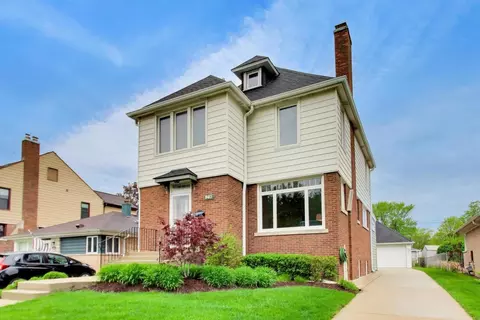 Exterior - 940 W Grant Dr, Des Plaines, IL 60016 photo 3 of 13