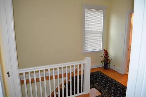 Entry Way - 940 W Grant Dr, Des Plaines, IL 60016 photo 4 of 5