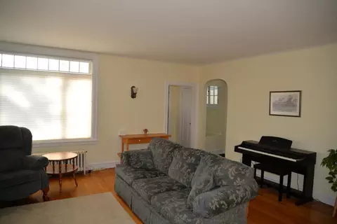 Living - 940 W Grant Dr, Des Plaines, IL 60016 photo 6 of 9