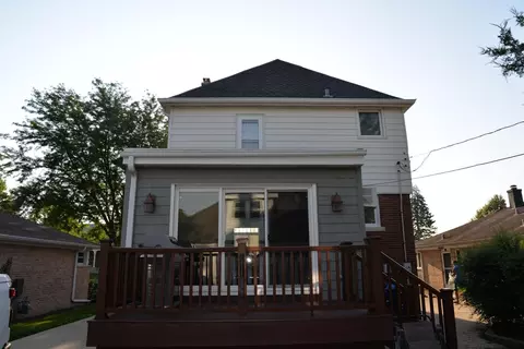 Exterior - 940 W Grant Dr, Des Plaines, IL 60016 photo 10 of 13