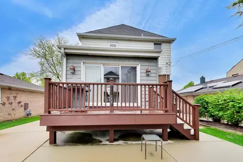Exterior - 940 W Grant Dr, Des Plaines, IL 60016 photo 7 of 13