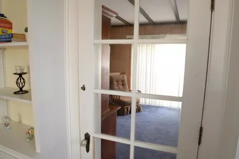 Entry Way - 940 W Grant Dr, Des Plaines, IL 60016 photo 1 of 5