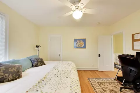 Bedroom - 940 W Grant Dr, Des Plaines, IL 60016 photo 3 of 12