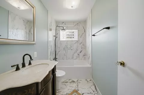 Bath - 1107 University St, Dixon, IL 61021 photo 1 of 2
