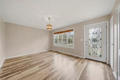 Living - 1107 University St, Dixon, IL 61021 photo 2 of 3
