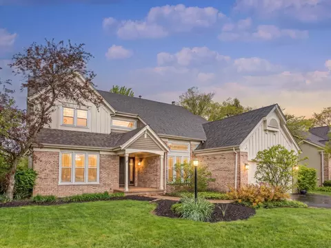 904 Warwick Ln, Lake Zurich, IL 60047